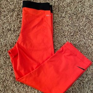 Red Nike pro Dri-fit cropped leggings hardly worn